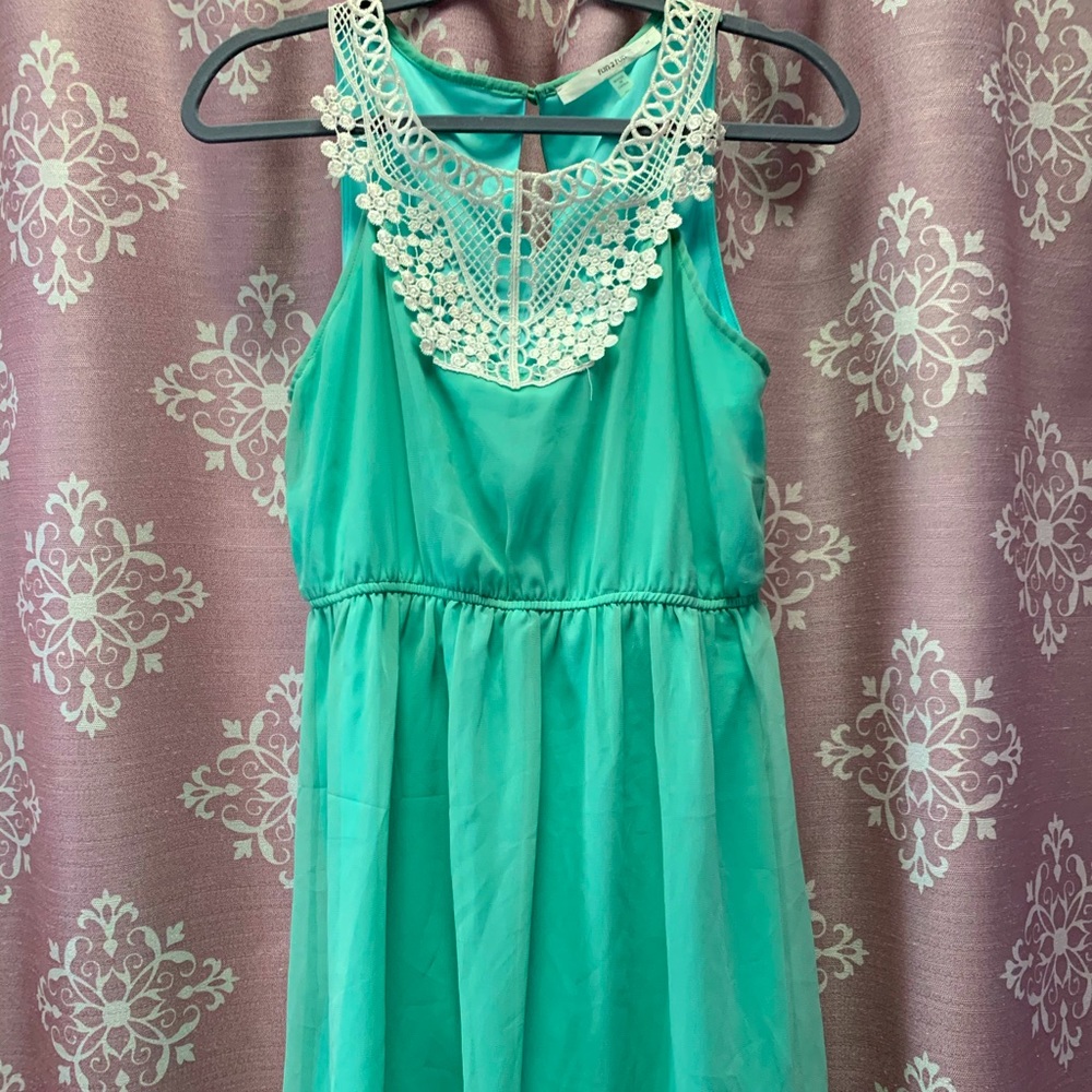 High neck lace dress Sz M